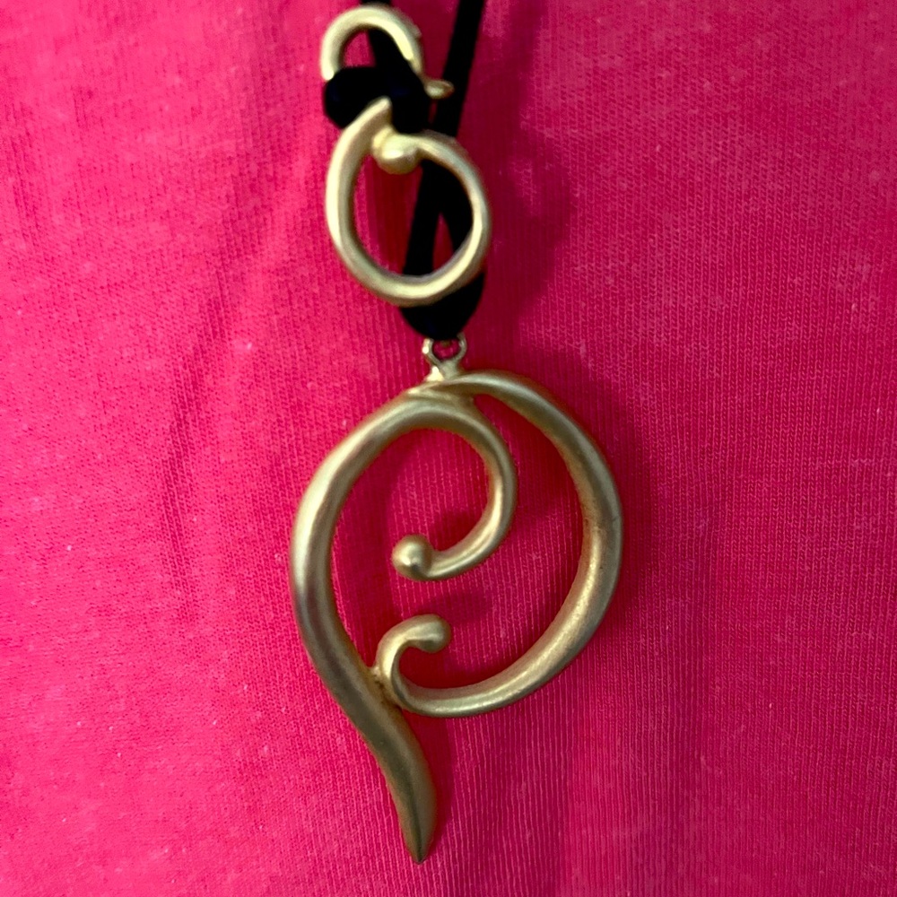 Elegant Gold Swirl Pendant Necklace AND TOP!